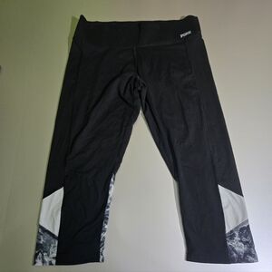 Victoria's Secret Black Leggings with White and Gray Accents Size M/M